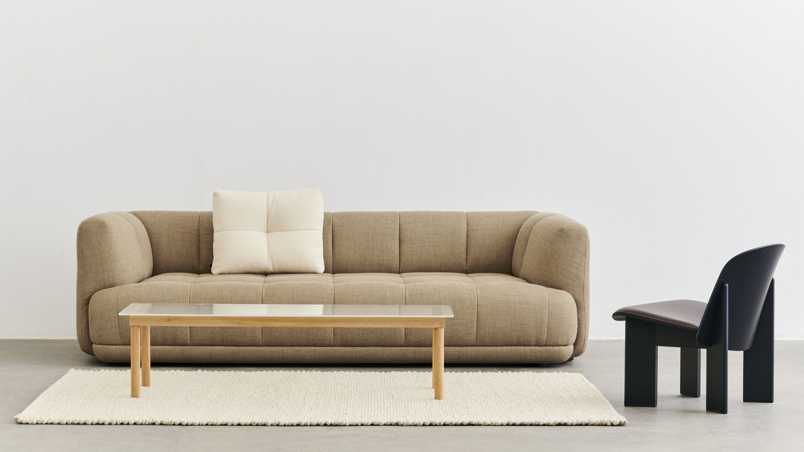 Quilton-3-seater-Tadao-600_Peas-Random-170x240-cream_Chisel-Lounge-Chair-front-uph-Sense-dark-brown-black-wb-lacquered-oak.jpg